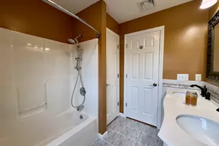 28 Weybosset St, Shelton, CT 06484 - Photo 15