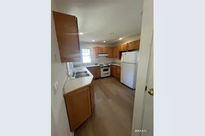 1094 Chase Parkway, Waterbury, CT 06708 - Photo 9