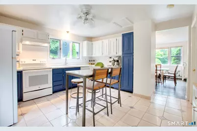 132 Perry Avenue, Norwalk, CT 06850 - Photo 11