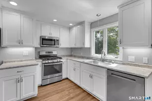 47 Kingswood Rd, West Hartford, CT 06119 - Photo 3