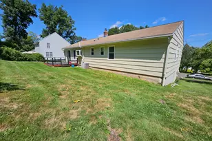172 Country Hills Rd, Hamden, CT 06514 - Photo 15