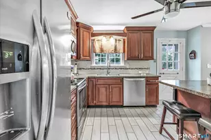7 Thorburn Ave, Trumbull, CT 06611 - Photo 9