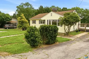 32 Cedar Ln, Montville, CT 06382 - Photo 5