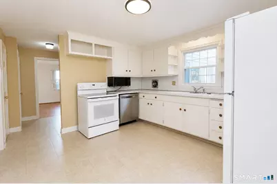 24 Sandhurst Drive, West Hartford, CT 06107 - Photo 15