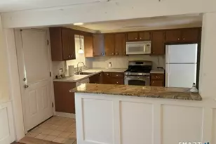 100 Oak Grove St, Manchester, CT 06040 - Photo 7