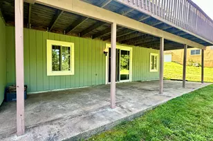 93 Woodland Ave, Bloomfield, CT 06002 - Photo 25