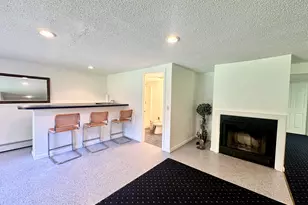 93 Woodland Ave, Bloomfield, CT 06002 - Photo 15