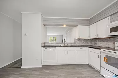 921 Hamilton Avenue #13, Waterbury, CT 06706 - Photo 9