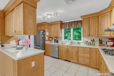 55 Wintergreen Drive, Waterford, CT 06385 - Photo 13