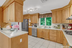 55 Wintergreen Dr, Waterford, CT 06385 - Photo 13