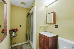 53 Quarry Ln, Meriden, CT 06451 - Photo 9