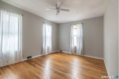 727 Brewster Street #2nd Floor, Bridgeport, CT 06606 - Photo 7