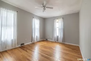 727 Brewster St, Bridgeport, CT 06606 - Photo 7