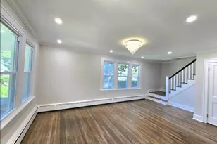 124 Woodbine St, Waterbury, CT 06705 - Photo 9