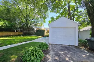 124 Woodbine St, Waterbury, CT 06705 - Photo 37