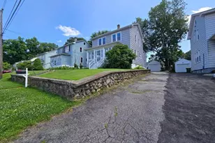 124 Woodbine St, Waterbury, CT 06705 - Photo 3