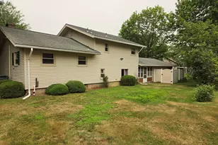 15 Russo Dr, Hamden, CT 06518 - Photo 13