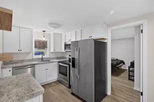 17 Grove St, New London, CT 06320 - Photo 21