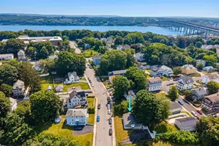 17 Grove St, New London, CT 06320 - Photo 5