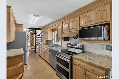 9 West Road, East Lyme, CT 06357 - Photo 11