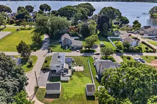 9 W Rd, East Lyme, CT 06357 - Photo 3