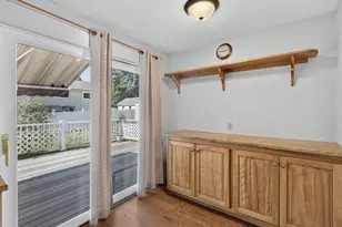 9 W Rd, East Lyme, CT 06357 - Photo 13
