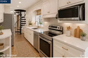9 W Rd, East Lyme, CT 06357 - Photo 11