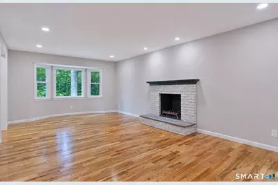 10 Leopard Drive, Newtown, CT 06482 - Photo 9