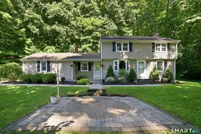112 Hedgehog Lane, Simsbury, CT 06092 - Photo 3