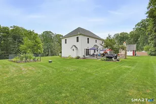 34 Foxglove Cir, Haddam, CT 06441 - Photo 3