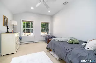 64 E Hunting Ridge Rd, Stamford, CT 06903 - Photo 23