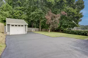 2516 Corbin Ave, New Britain, CT 06053 - Photo 27