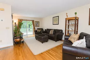 27 Riverwalk Dr, Simsbury, CT 06089 - Photo 9