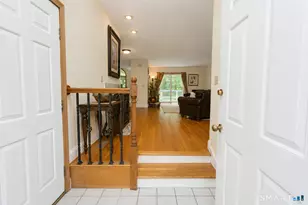 27 Riverwalk Dr, Simsbury, CT 06089 - Photo 3