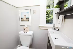 80 Dixon St, Bridgeport, CT 06604 - Photo 17