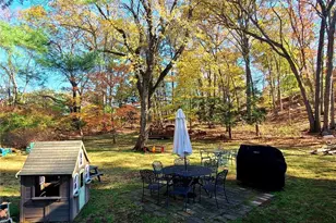 32 Horseshoe Rd, Wilton, CT 06897 - Photo 11