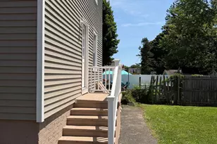 35 Irvington St, New Haven, CT 06513 - Photo 9