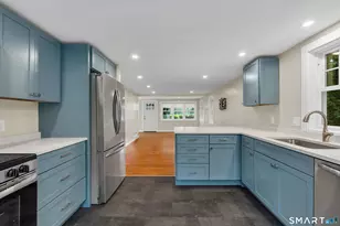 41 Maple St, Stonington, CT 06378 - Photo 7