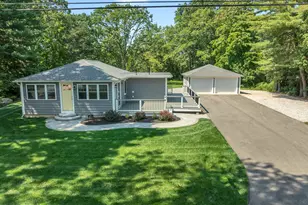 41 Maple St, Stonington, CT 06378 - Photo 3