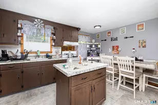 257 Hillside Ave, Hartford, CT 06106 - Photo 17