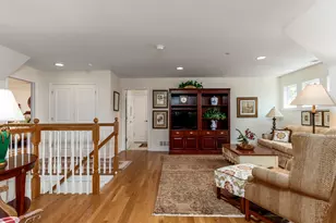 101 Sunrise Hill Cir, Orange, CT 06477 - Photo 33