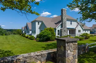 101 Sunrise Hill Cir, Orange, CT 06477 - Photo 5