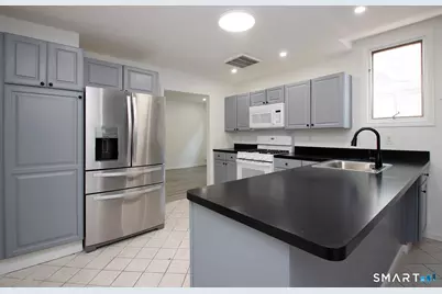 2879 Fairfield Avenue #2, Bridgeport, CT 06605 - Photo 5