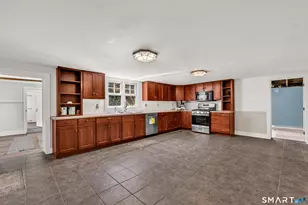 463 Pearl Lake Rd, Waterbury, CT 06706 - Photo 23