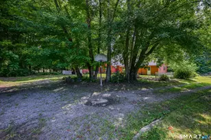 463 Pearl Lake Rd, Waterbury, CT 06706 - Photo 9