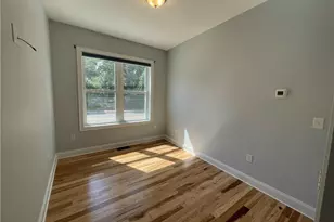 36 Mechanic St, Stonington, CT 06379 - Photo 9