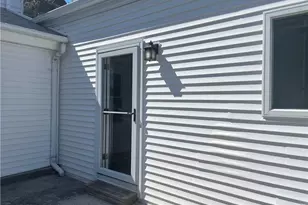 36 Mechanic St, Stonington, CT 06379 - Photo 11