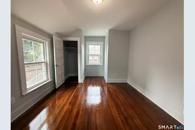 32 Hadley Street, Bridgeport, CT 06610 - Photo 13