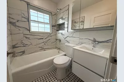 32 Hadley Street, Bridgeport, CT 06610 - Photo 7