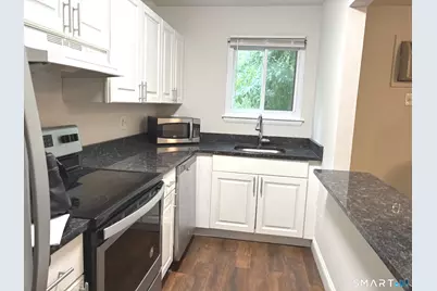 19 Somers Street #B8, Danbury, CT 06810 - Photo 5